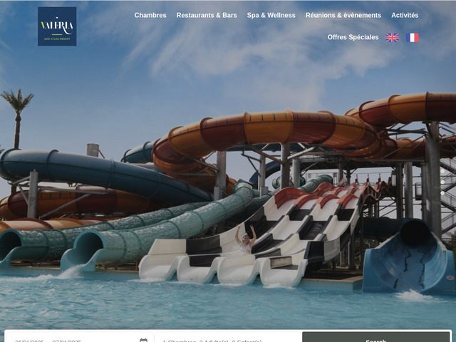 Niché dans un superbe parc de 8 hectares à la végétation luxuriante, Dar At